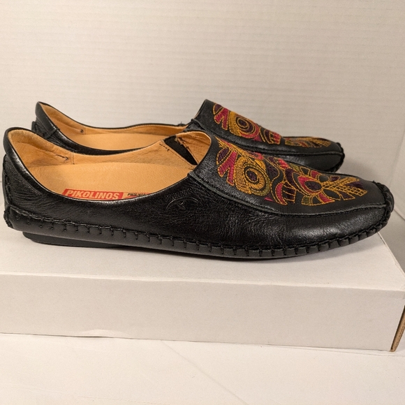 Pikolinos black leather multi color embroidery, resembles an owl sz 10/42 - Picture 2 of 7